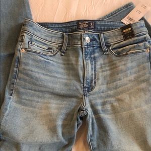 Abercrombie faded light wash jean NWT never worn